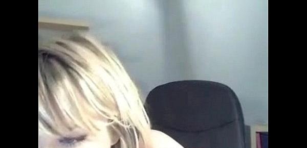  Naughty blonde on cam